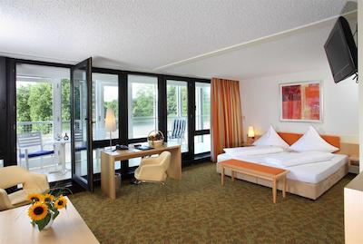 بست وسترن پرمیر پارختل باد مرجندیم