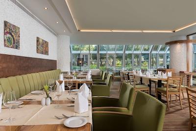 بست وسترن پرمیر پارختل باد مرجندیم