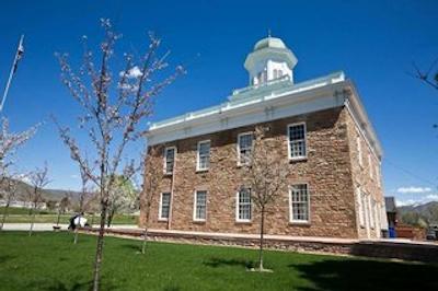 هامپتون این اند سویتز اسالت لاک سیتی آیرپرت