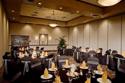 هامپتون این اند سویتز اسالت لاک سیتی آیرپرت