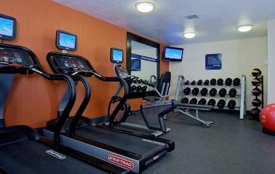 هامپتون این اند سویتز اسالت لاک سیتی آیرپرت