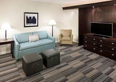 هامپتون این اند سویتز اُماها-دونتون