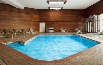 فور پوینتز بای شراتون میلواوکی نرد شر