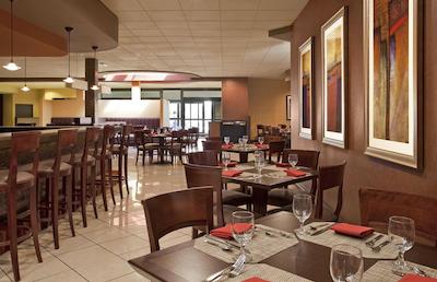 فور پوینتز بای شراتون میلواوکی نرد شر