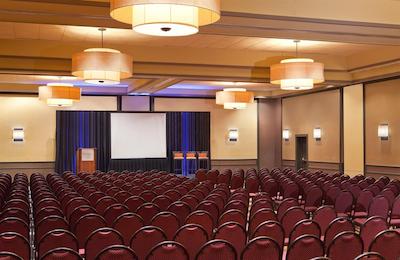 فور پوینتز بای شراتون میلواوکی نرد شر