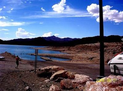 هامپتون این اند سویتز لاز وگاز اسود