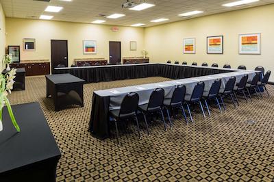 هامپتون این اند سویتز لاز وگاز اسود