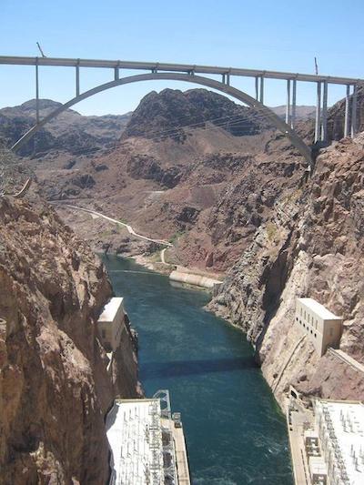 هامپتون این اند سویتز لاز وگاز اسود