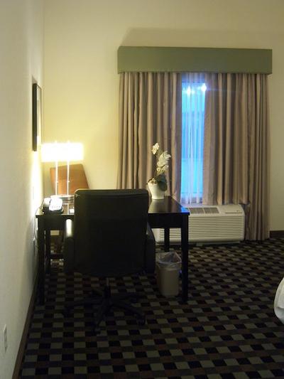 هامپتون این اند سویتز هوستون-بوش اینترکنتیننتال آیرپرت