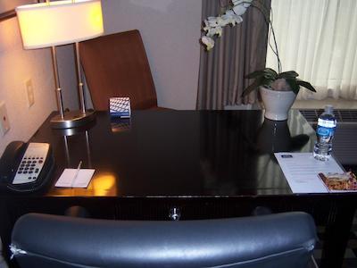 هامپتون این اند سویتز هوستون-بوش اینترکنتیننتال آیرپرت