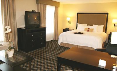 هامپتون این اند سویتز هوستون-بوش اینترکنتیننتال آیرپرت