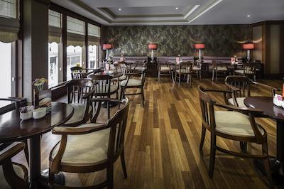 تایتانیک کامفورت شیشلی