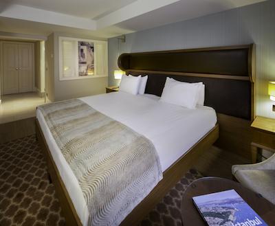 تایتانیک کامفورت شیشلی