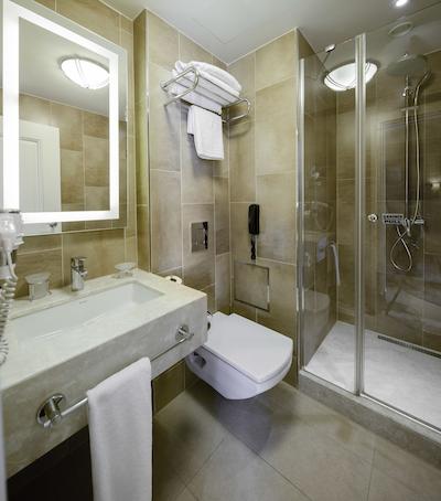 تایتانیک کامفورت شیشلی