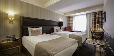 تایتانیک کامفورت شیشلی