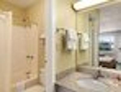 سوپر 8 بای ویندهام شروپرت