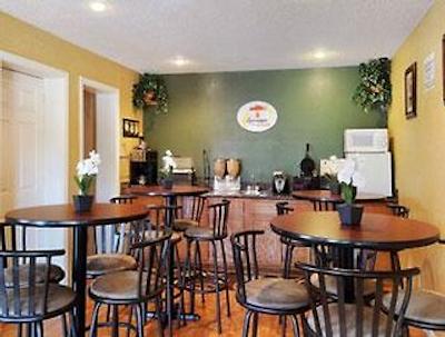 سوپر 8 بای ویندهام شروپرت