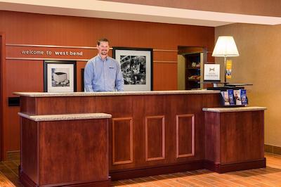 هامپتون این اند سویتز وست بند