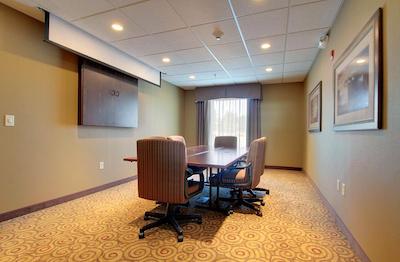 هامپتون این اند سویتز وست بند