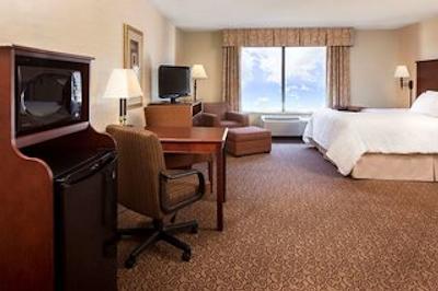 هامپتون این اند سویتز وست بند