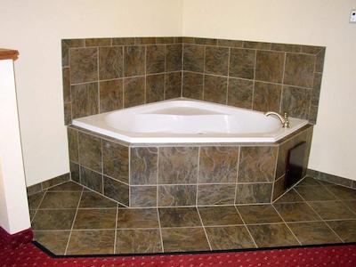 هامپتون این اند سویتز لویسویل ایست