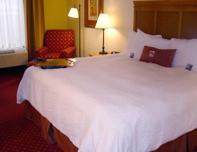 هامپتون این اند سویتز لویسویل ایست