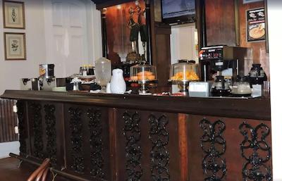 فرنچ کوارتر سویتز هتل