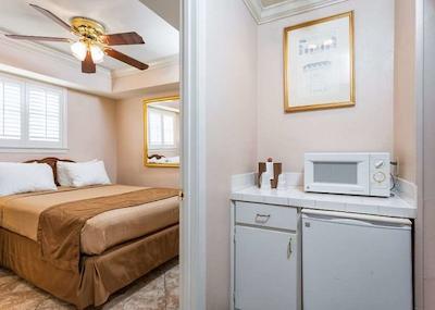 فرنچ کوارتر سویتز هتل