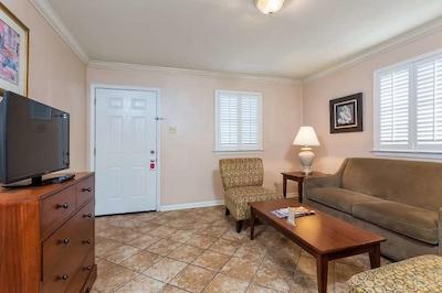 فرنچ کوارتر سویتز هتل