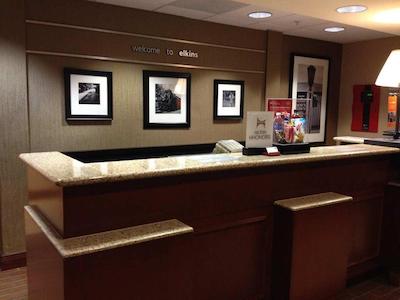 هامپتون این الکینز