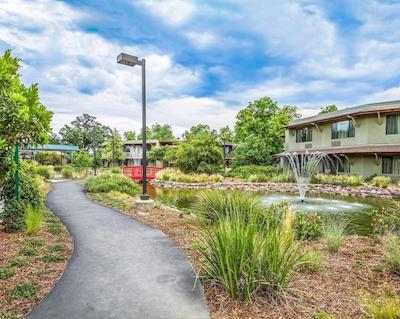 گایا هتل اند اسپا ردینگ ان اسند هتل کالکشن ممبر