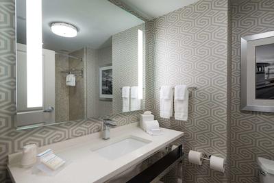 هیلتون گاردن این پرتسمود دونتون