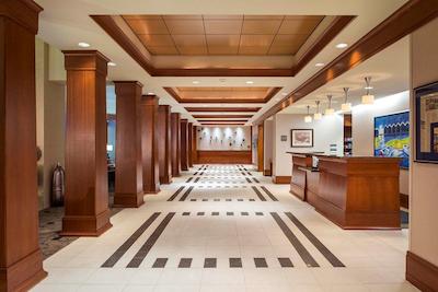 هیلتون گاردن این پرتسمود دونتون