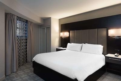 هیلتون گاردن این پرتسمود دونتون