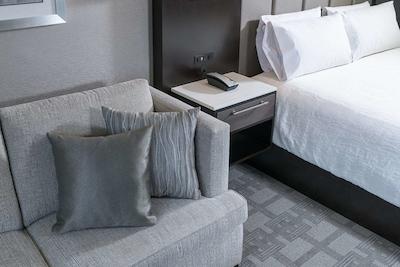 هیلتون گاردن این پرتسمود دونتون