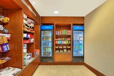 هیلتون گاردن این پرتسمود دونتون