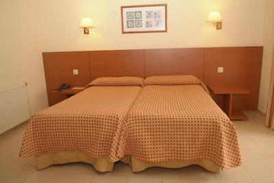 هتل مدیترنئو