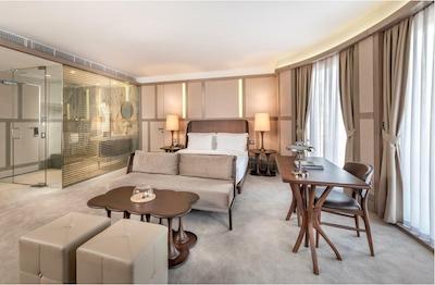 هاوس هتل نیشانتاشی