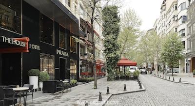 هاوس هتل نیشانتاشی