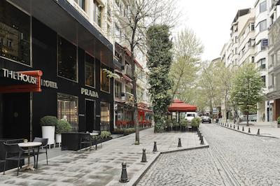 هاوس هتل نیشانتاشی