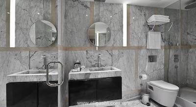 هاوس هتل نیشانتاشی