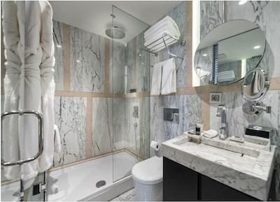 هاوس هتل نیشانتاشی