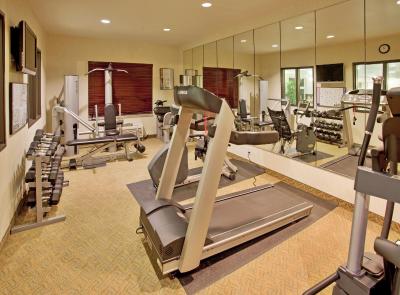 هلید این اکسپرز هتل اند سویتز چری هیلز