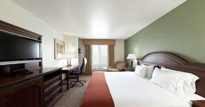 هلید این اکسپرز هتل اند سویتز چری هیلز