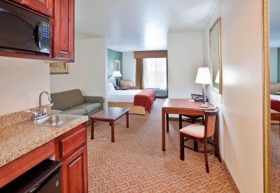 هلید این اکسپرز هتل اند سویتز چری هیلز