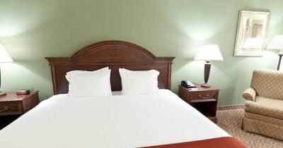 هلید این اکسپرز هتل اند سویتز چری هیلز