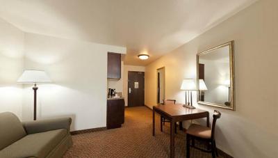 هلید این اکسپرز هتل اند سویتز چری هیلز