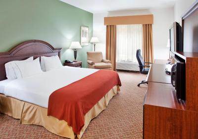 هلید این اکسپرز هتل اند سویتز چری هیلز