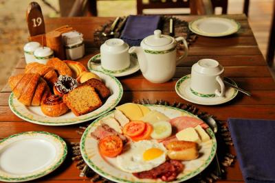 مدهوفوشی آیلند ریزورت