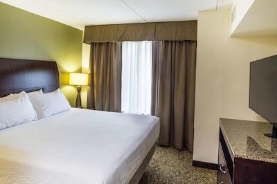 هیلتون گاردن این هامپتون کلیسوم سنترال